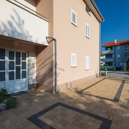 Apartments Crnekovic Jasna Baska  Exterior photo