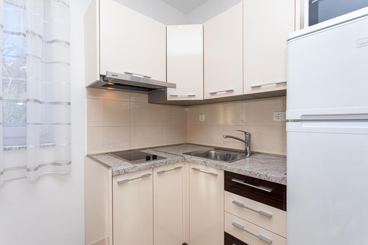 Apartments Crnekovic Jasna Baska  Exterior photo