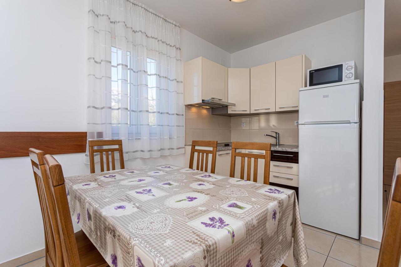 Apartments Crnekovic Jasna Baska  Exterior photo