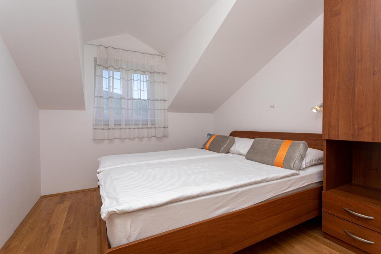 Apartments Crnekovic Jasna Baska  Exterior photo