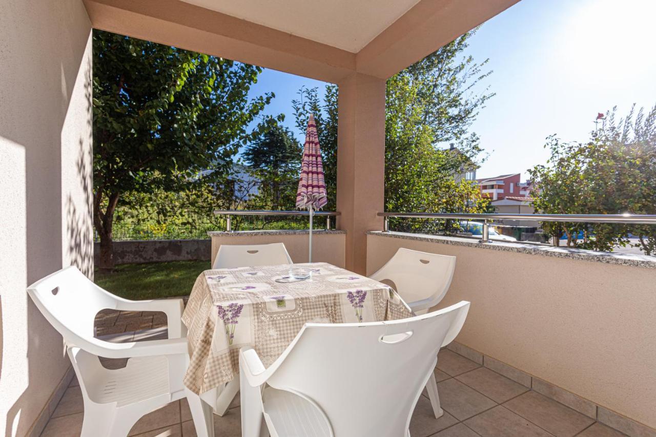 Apartments Crnekovic Jasna Baska  Exterior photo