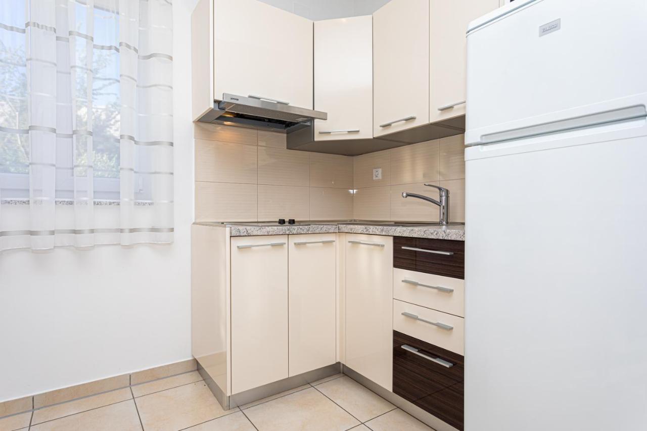 Apartments Crnekovic Jasna Baska  Exterior photo