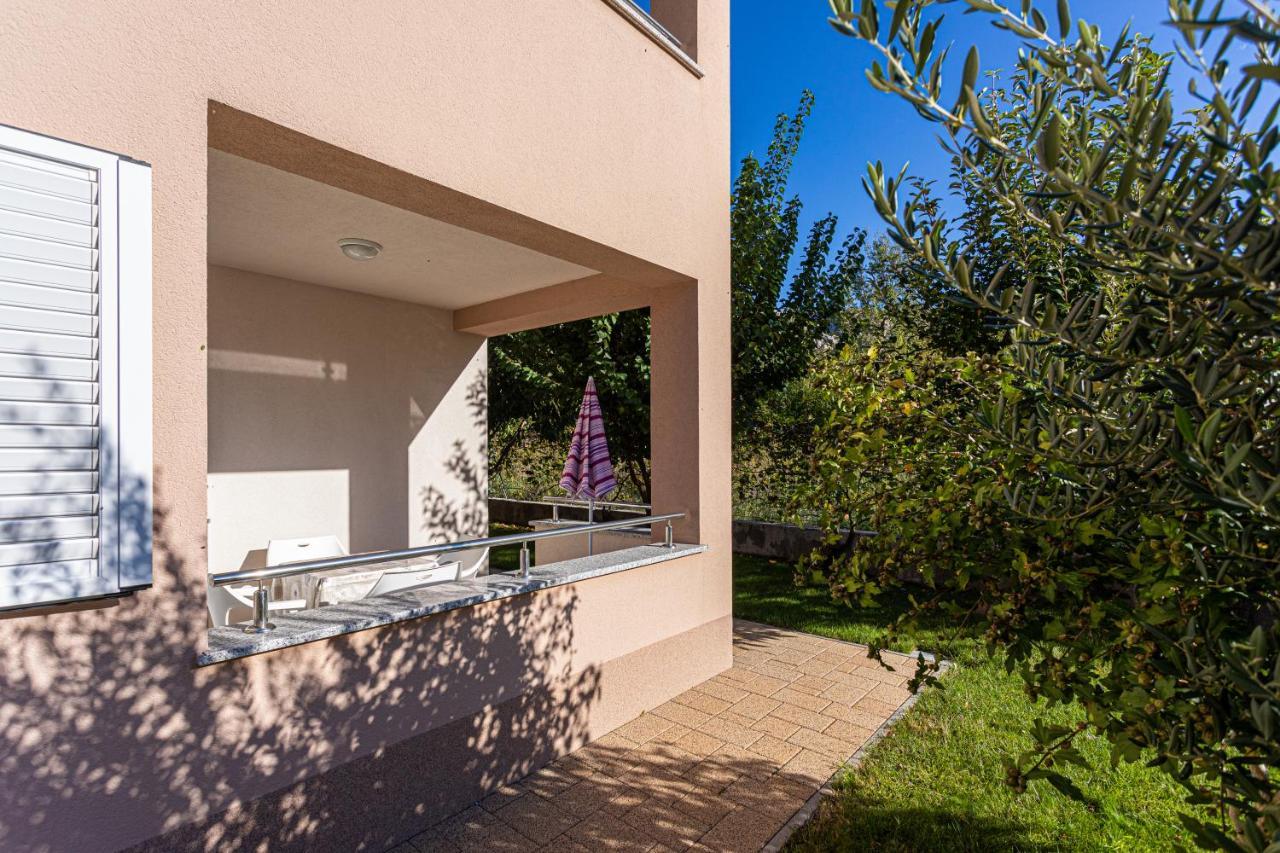 Apartments Crnekovic Jasna Baska  Exterior photo